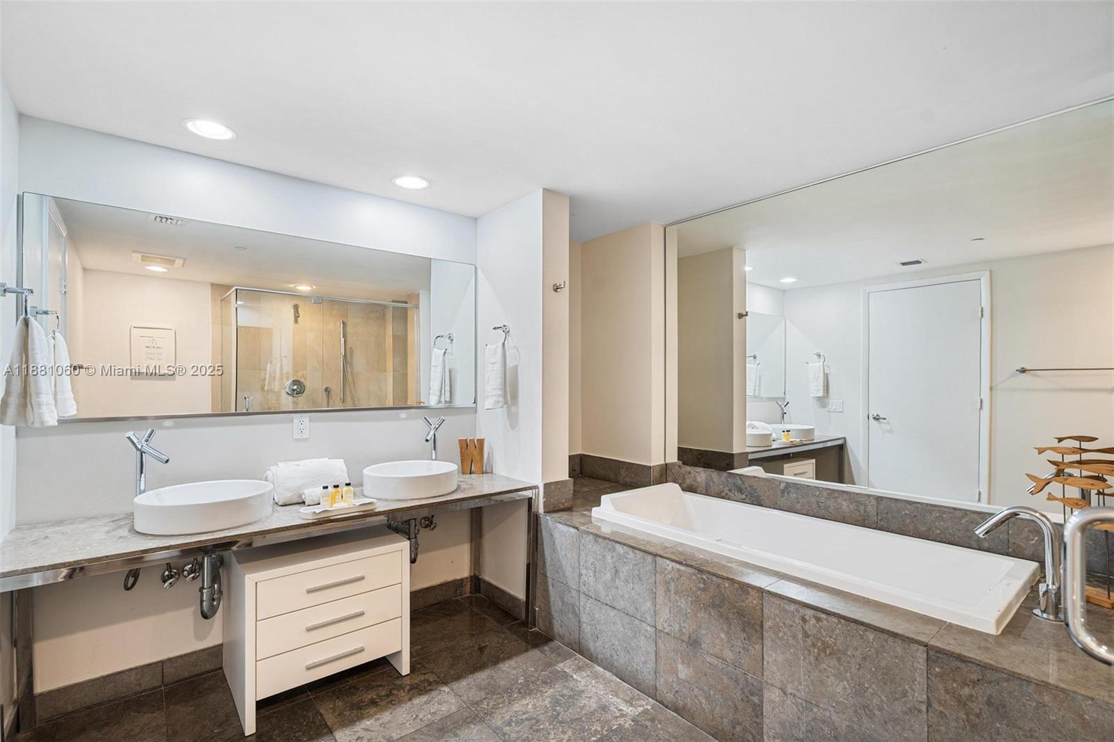 ICON BRICKELL CONDO NO 3 - Residential