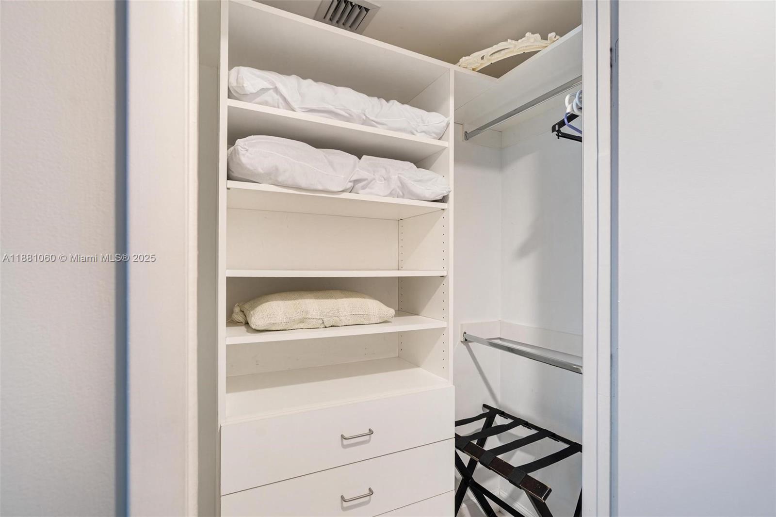 ICON BRICKELL CONDO NO 3 - Residential