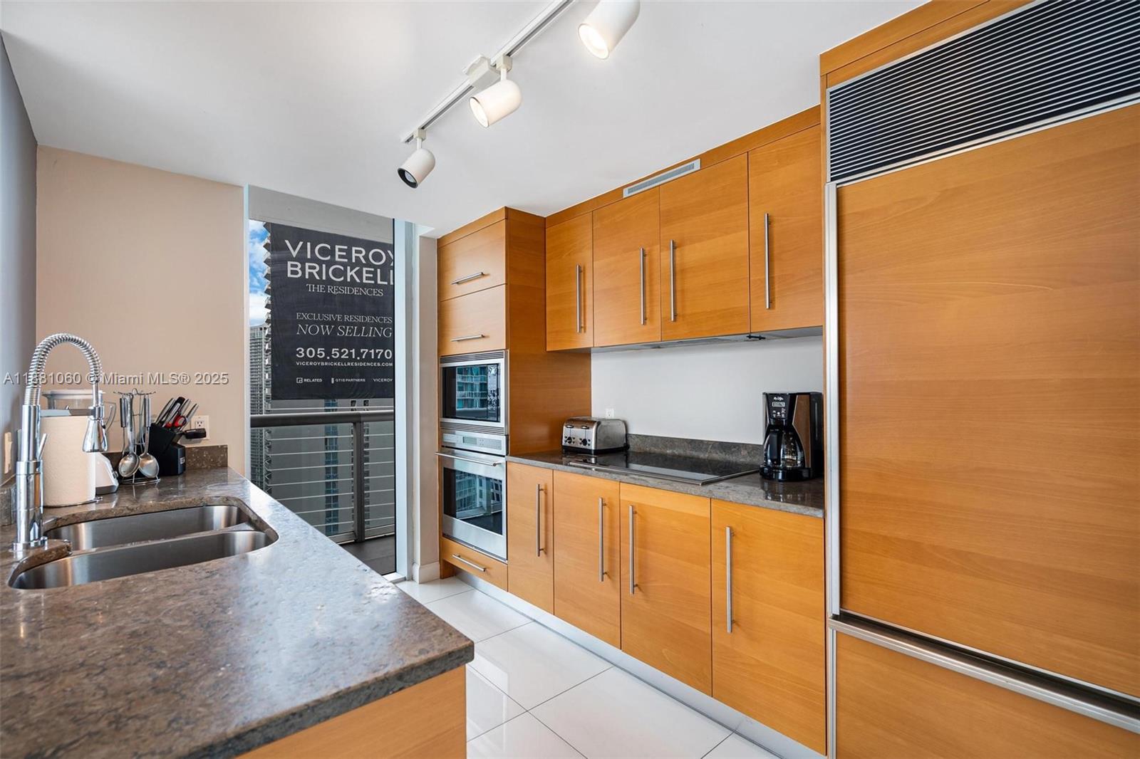 ICON BRICKELL CONDO NO 3 - Residential