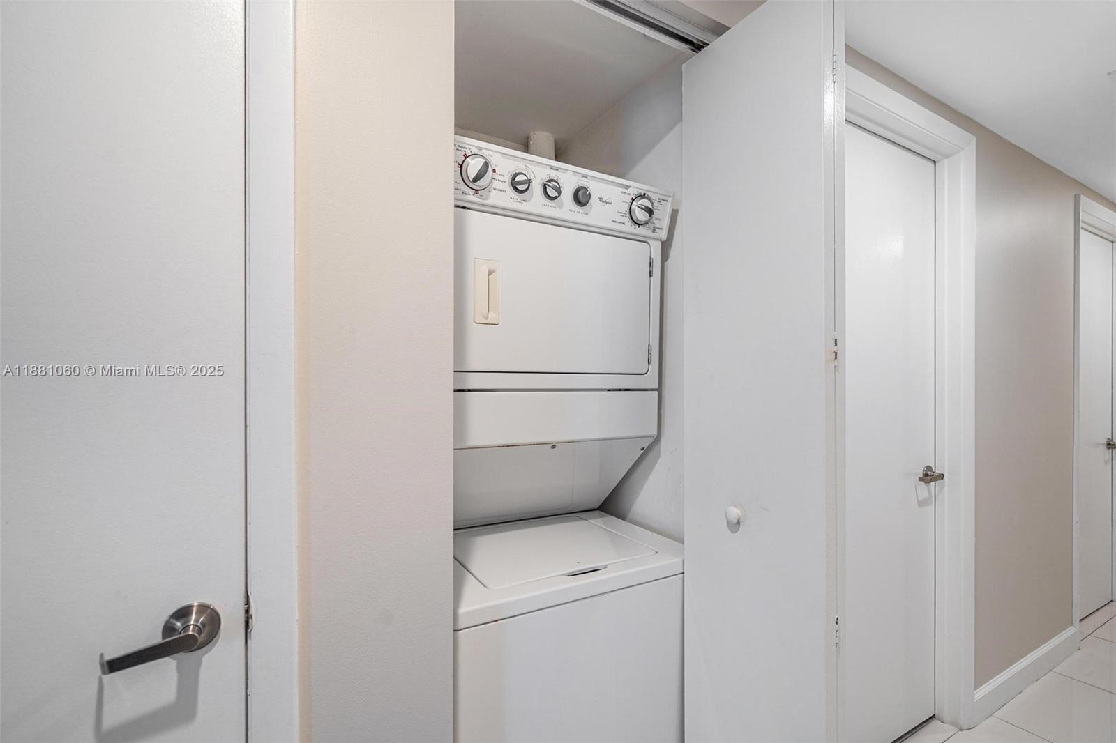 ICON BRICKELL CONDO NO 3 - Residential