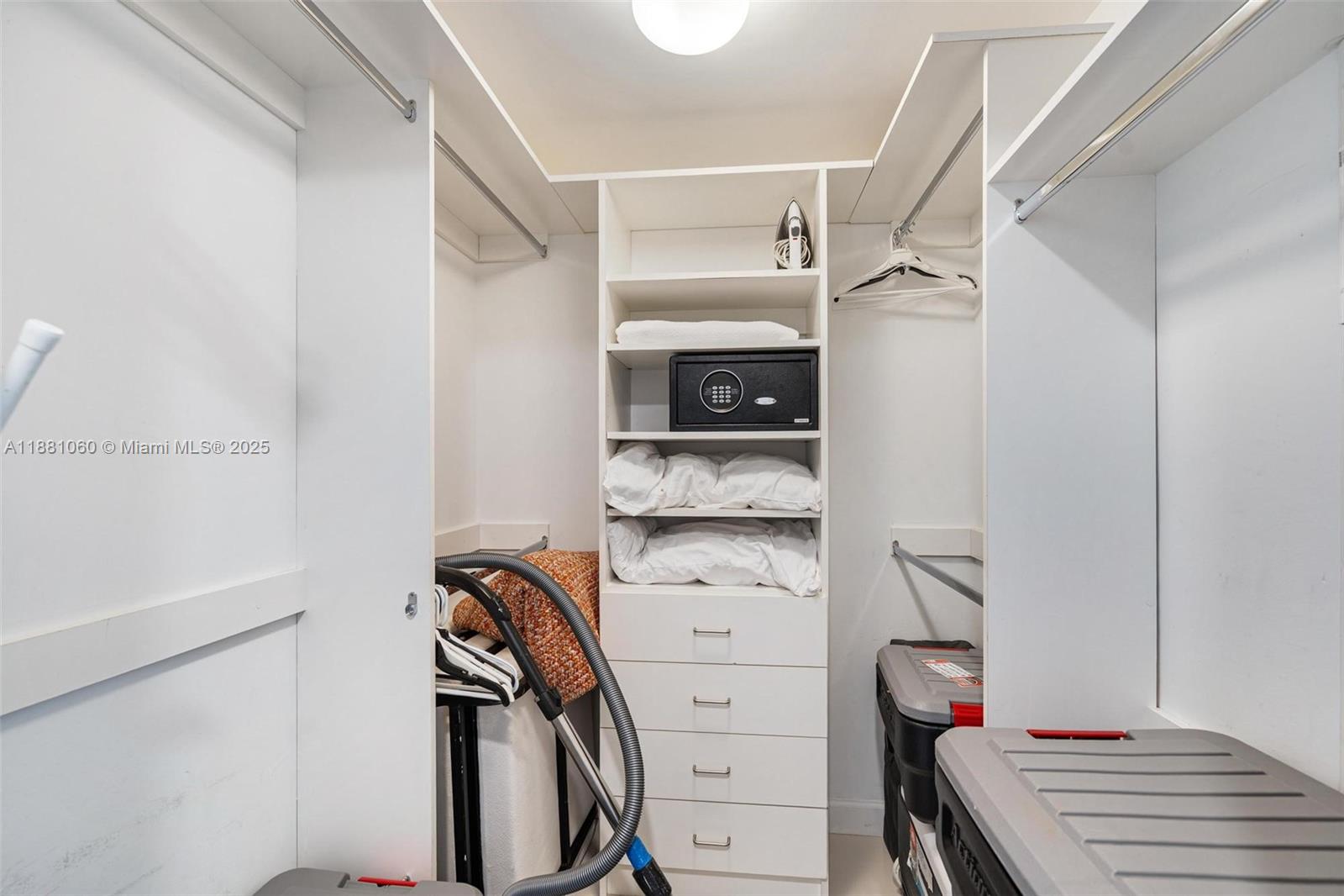 ICON BRICKELL CONDO NO 3 - Residential