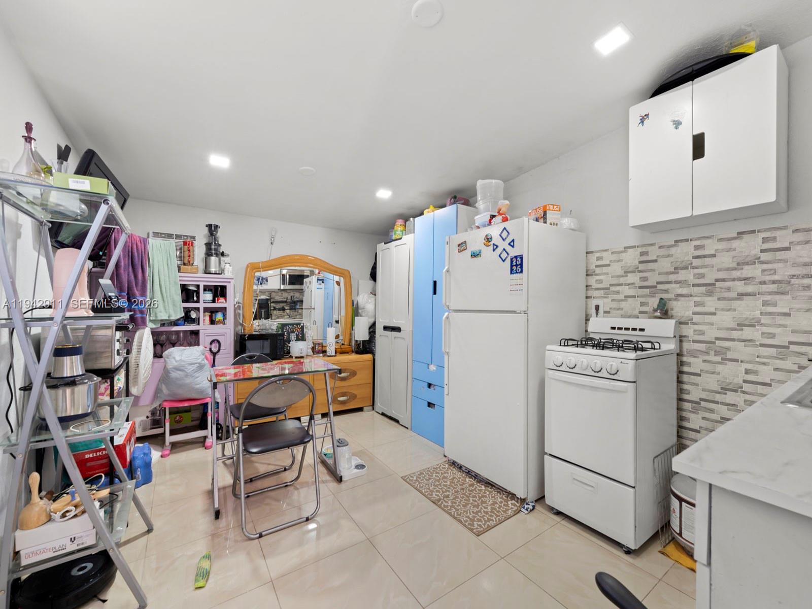 PALM SPRINGS 2ND ADDN - Residential