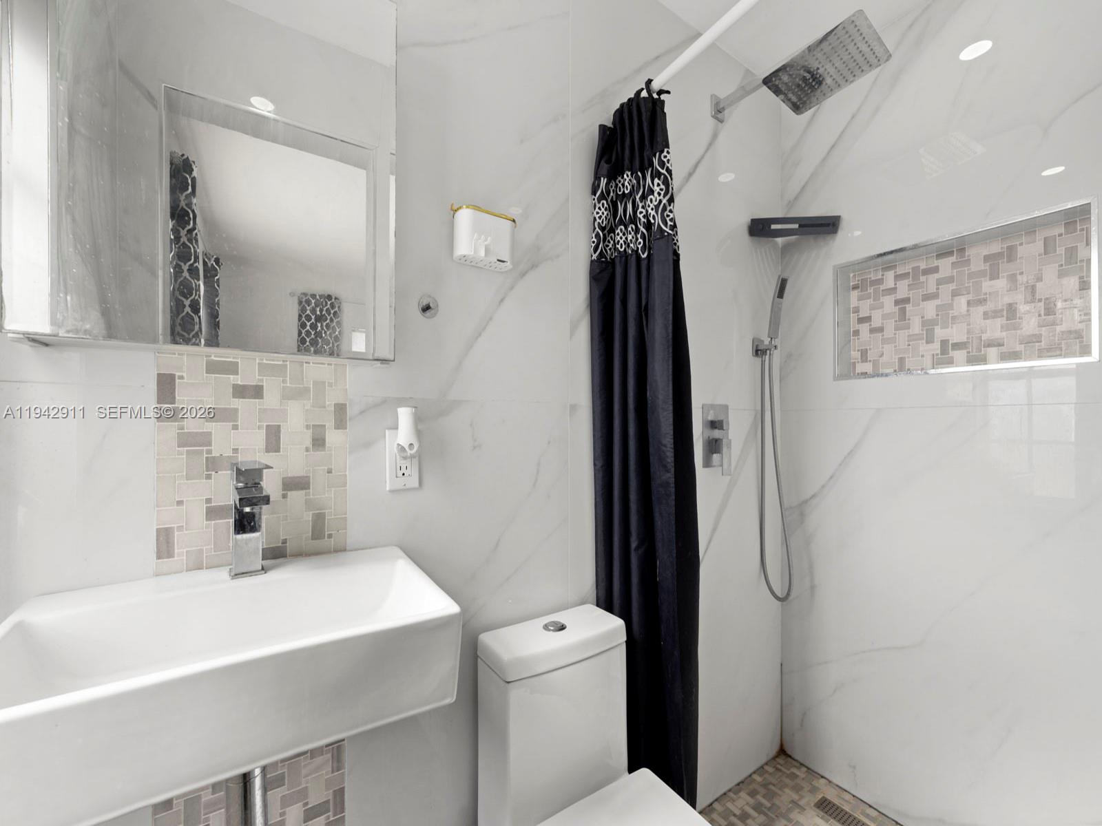 PALM SPRINGS 2ND ADDN - Residential