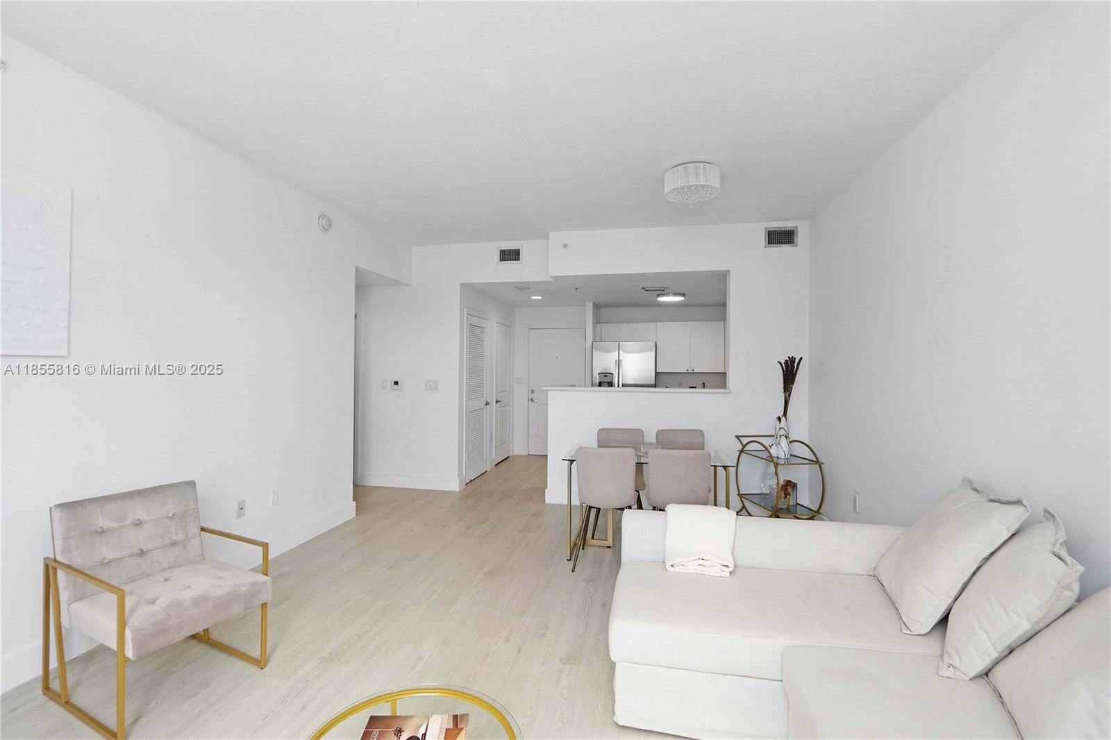 10 Aragon Ave 1403