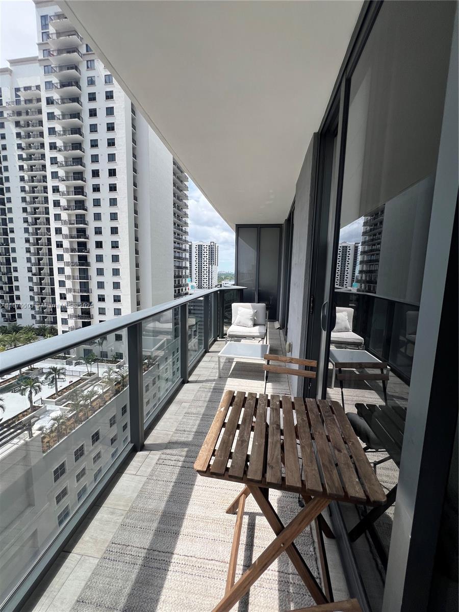 BRICKELL HEIGHTS WEST CON - Residential