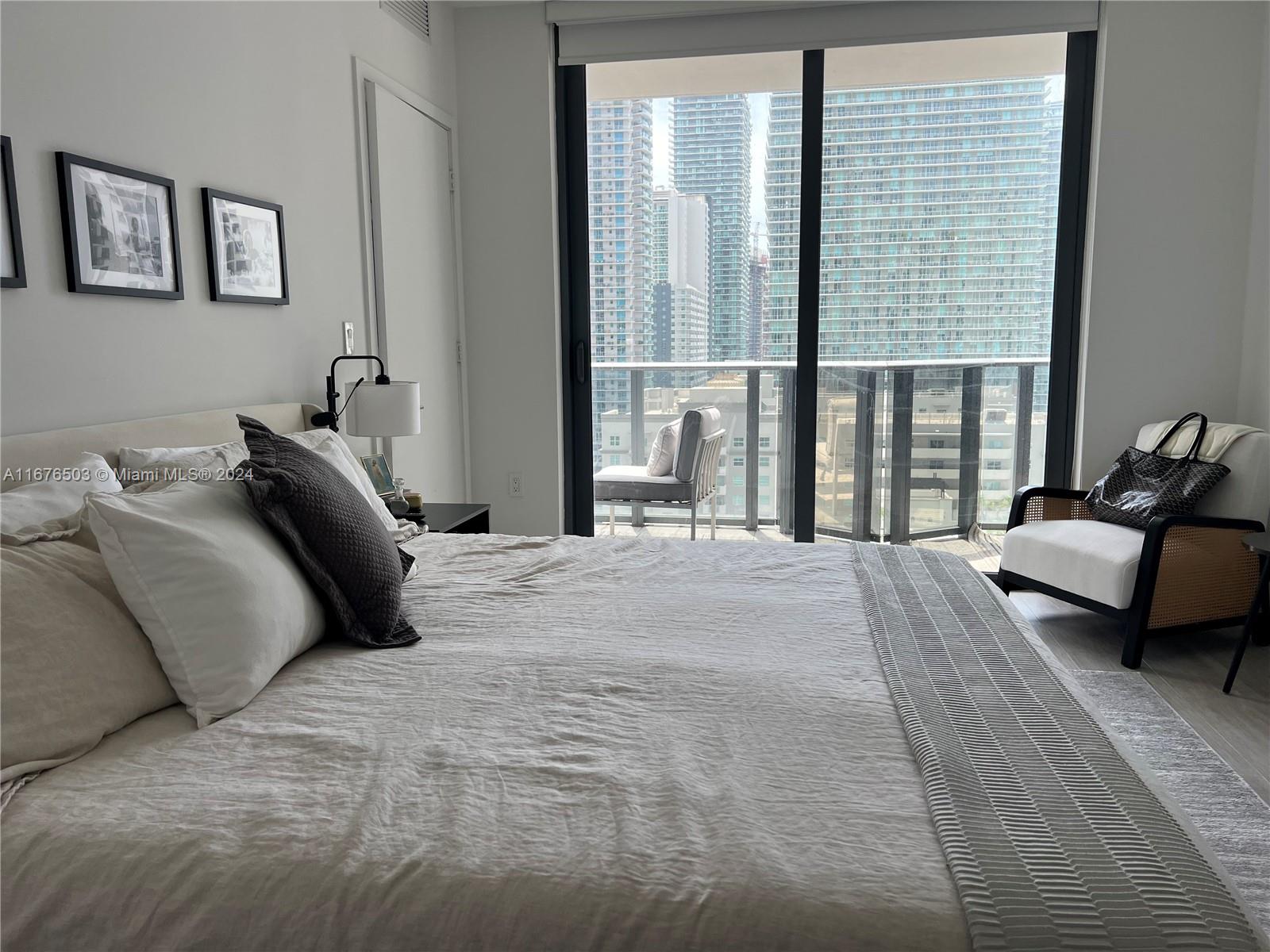 Property for Sale at 55 Sw 9th St 1604, Miami, Broward County, Florida - Bedrooms: 1 
Bathrooms: 2  - $629,000