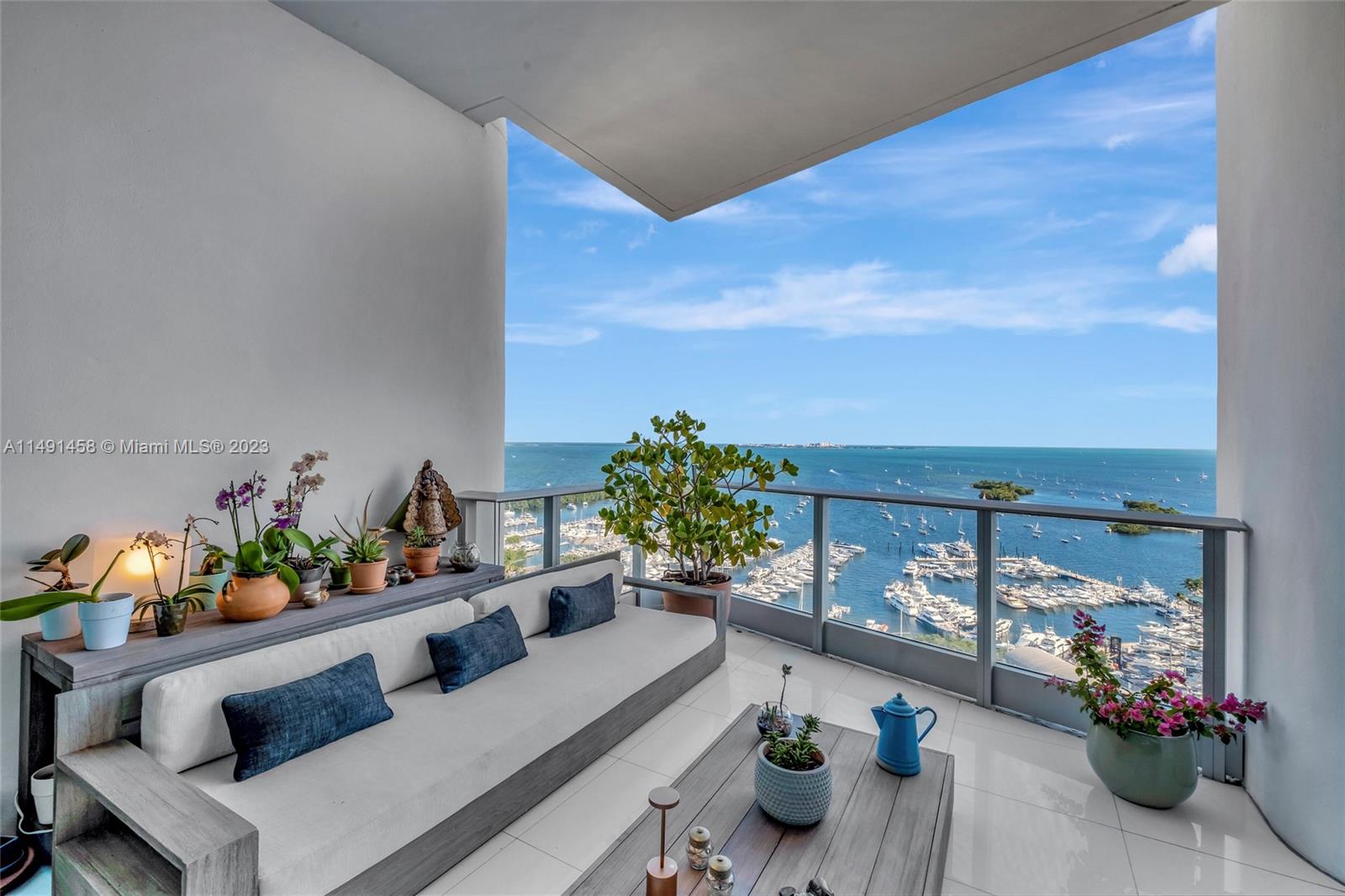 GROVENOR HOUSE CONDO - Residential