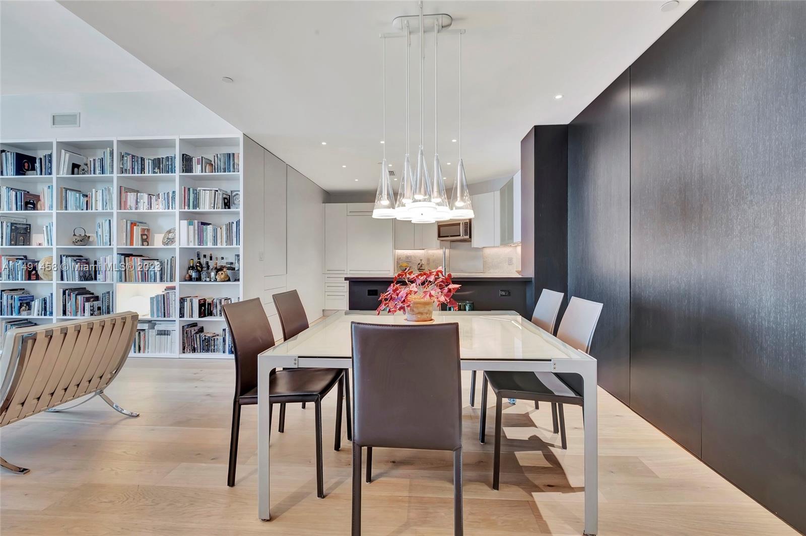 GROVENOR HOUSE CONDO - Residential