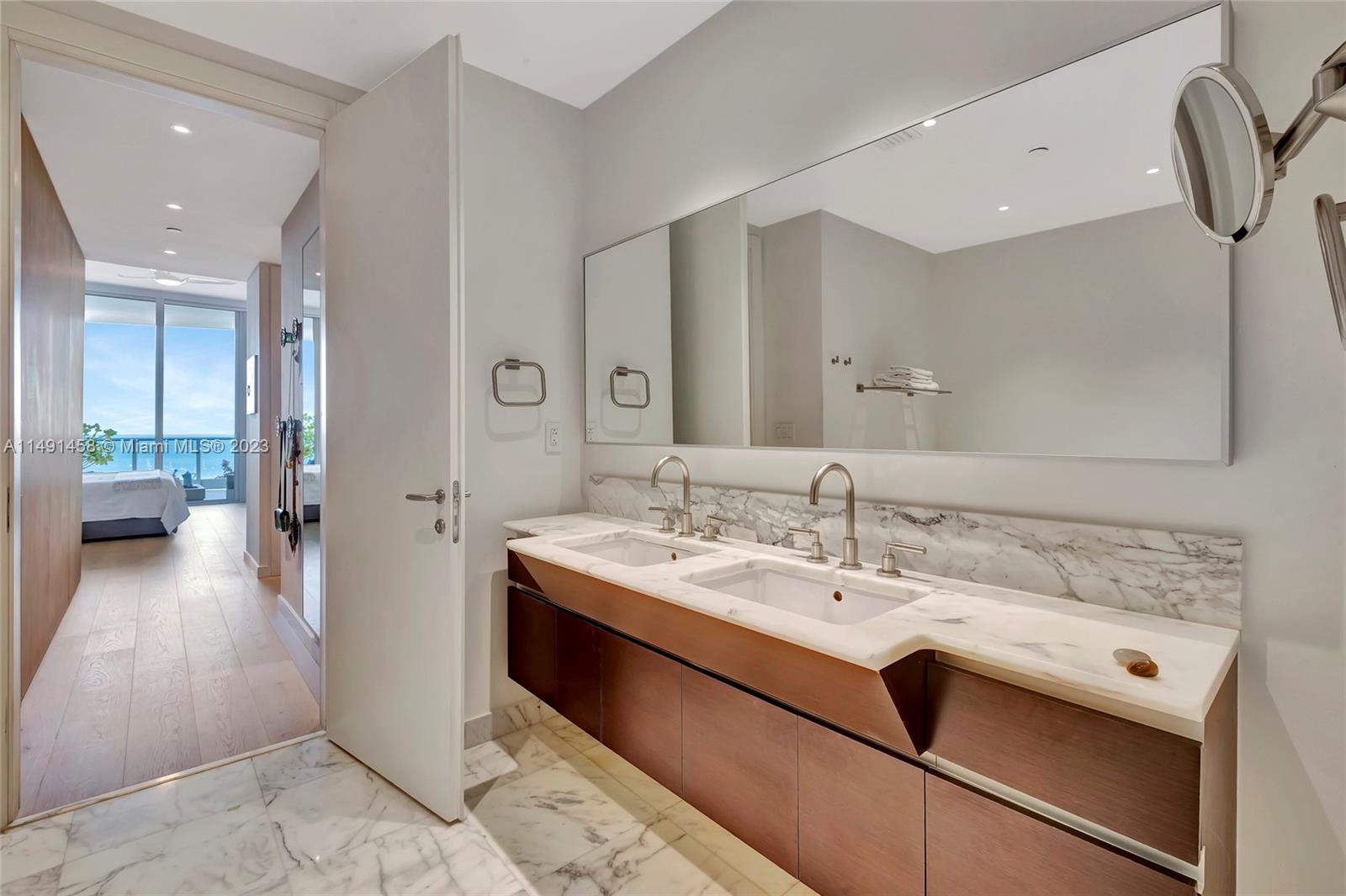 GROVENOR HOUSE CONDO - Residential