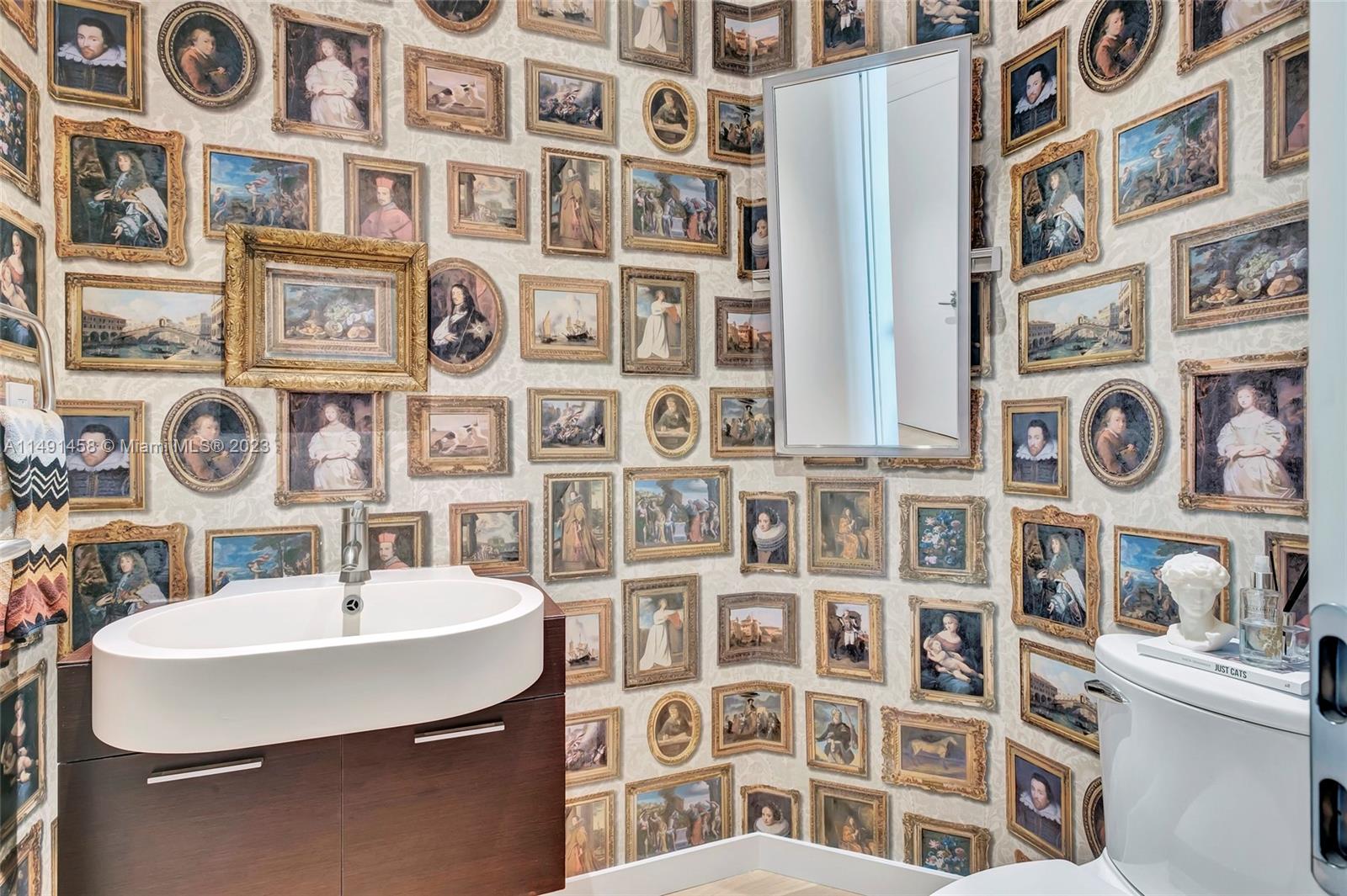 GROVENOR HOUSE CONDO - Residential