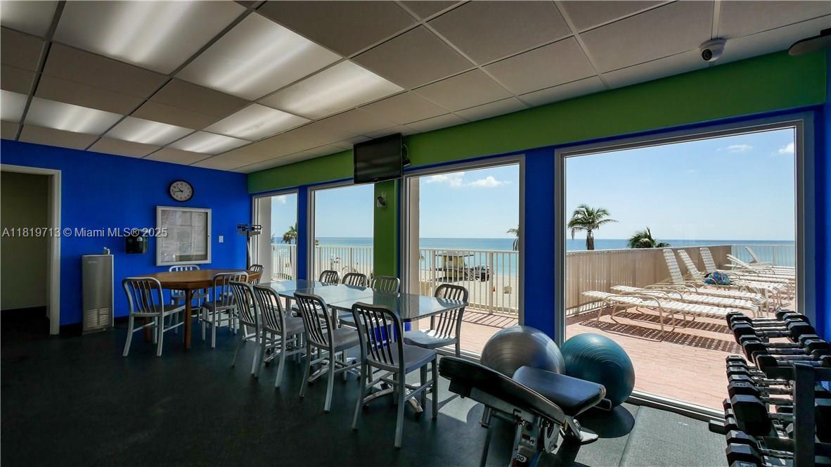 HOLLYWOOD TOWERS CONDO - Residential Lease