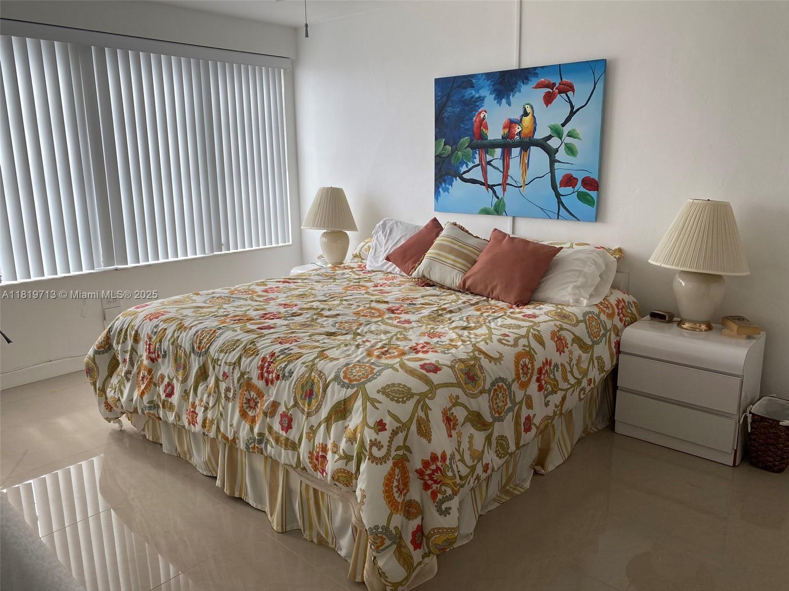 HOLLYWOOD TOWERS CONDO - Residential Lease