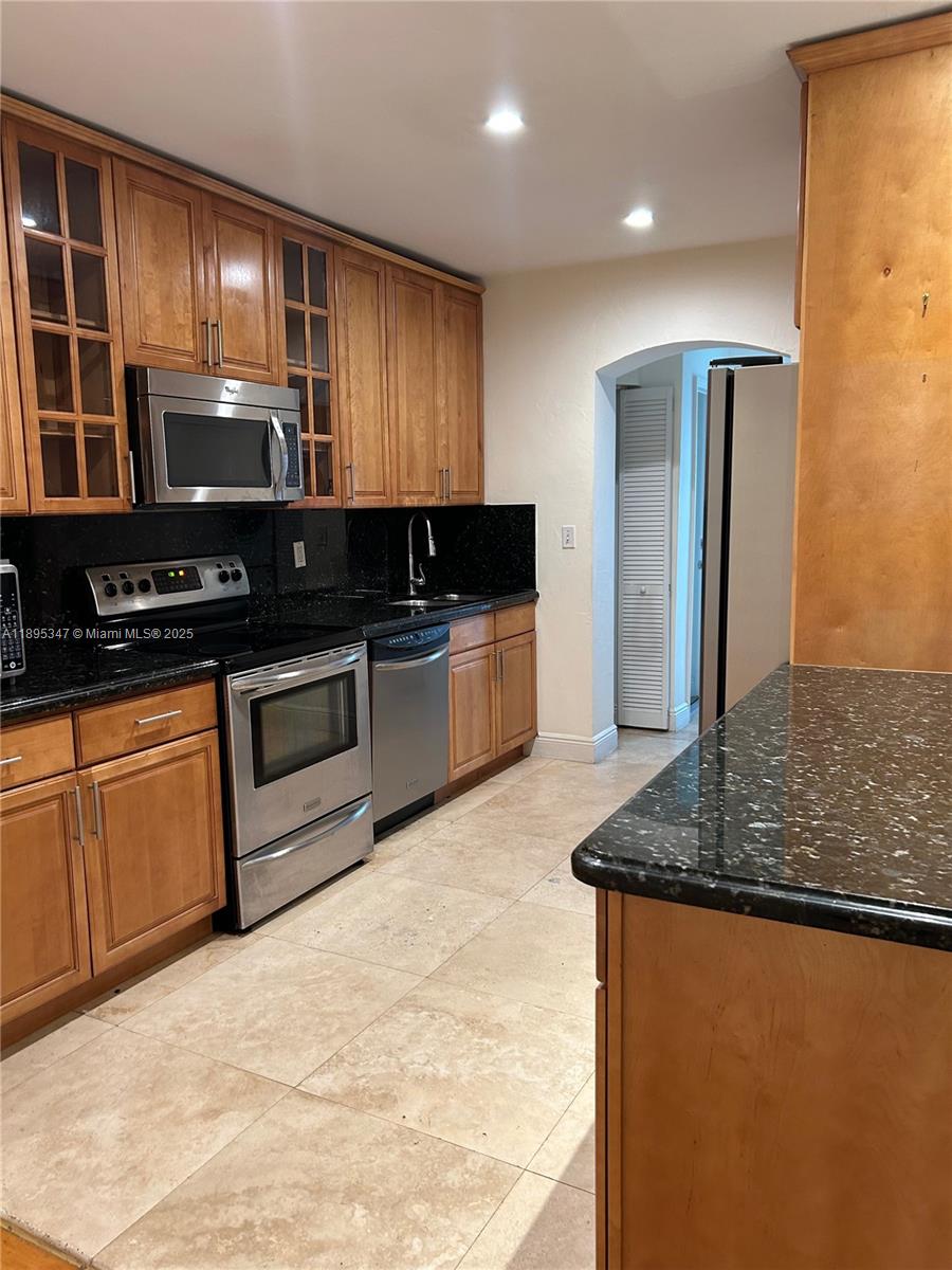 CORAL ESTATES - Residential Lease