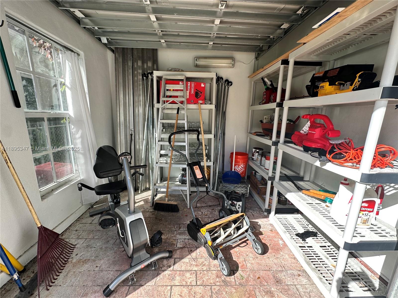 CORAL ESTATES - Residential Lease