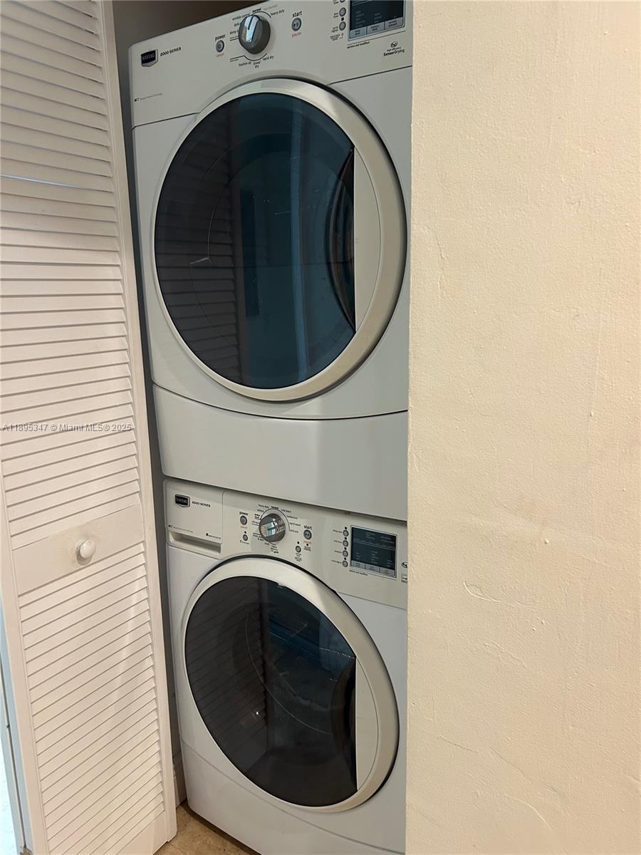 CORAL ESTATES - Residential Lease