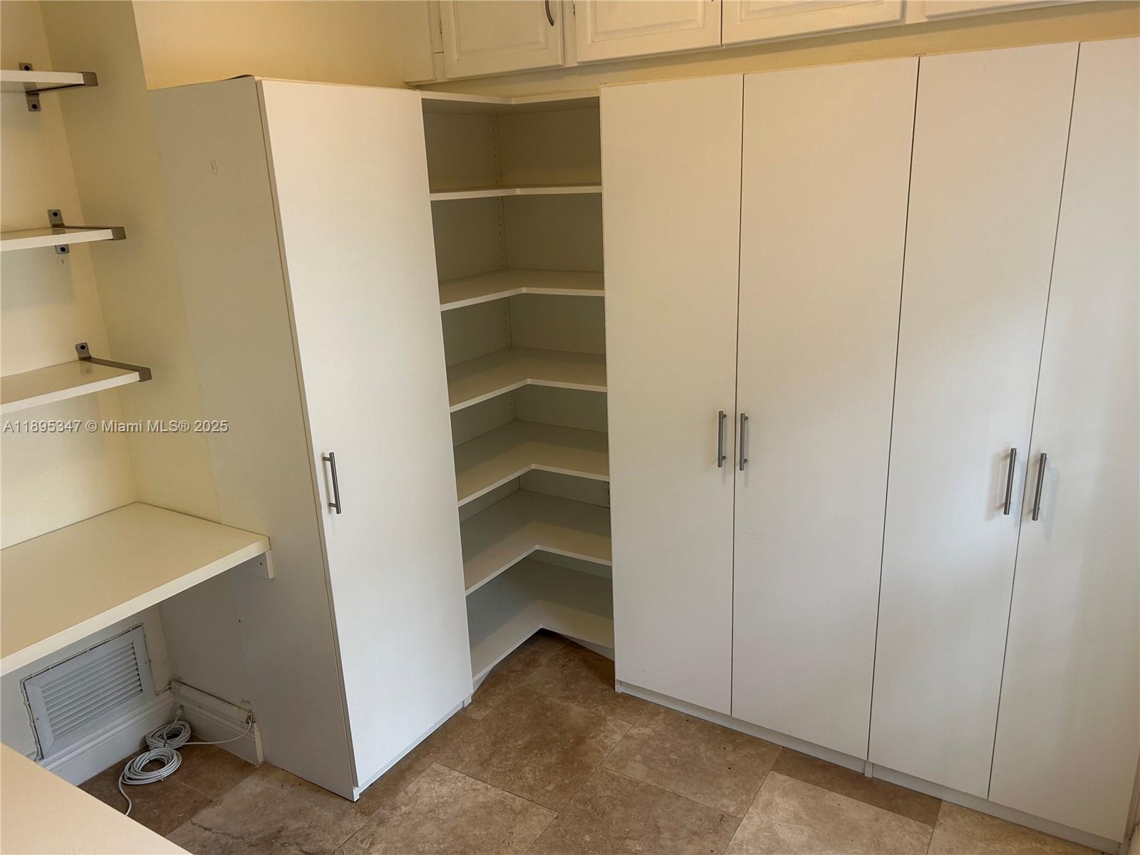 CORAL ESTATES - Residential Lease