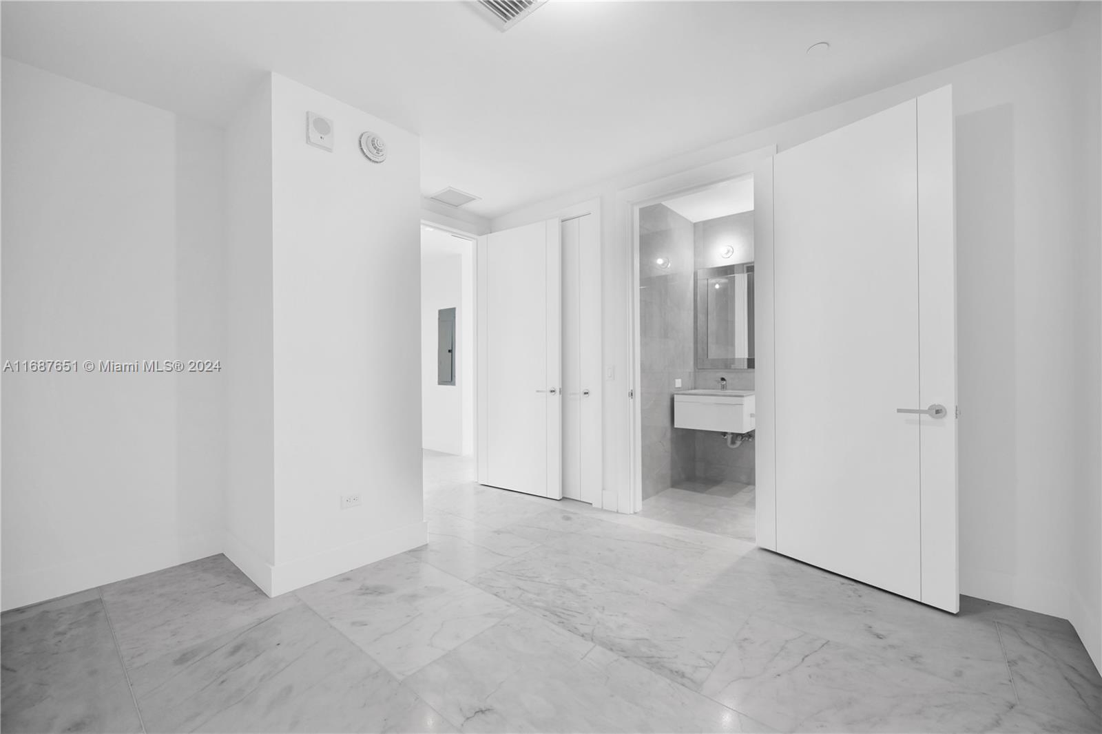 NORTH BISCAYNE BEACH AMEN - Residential