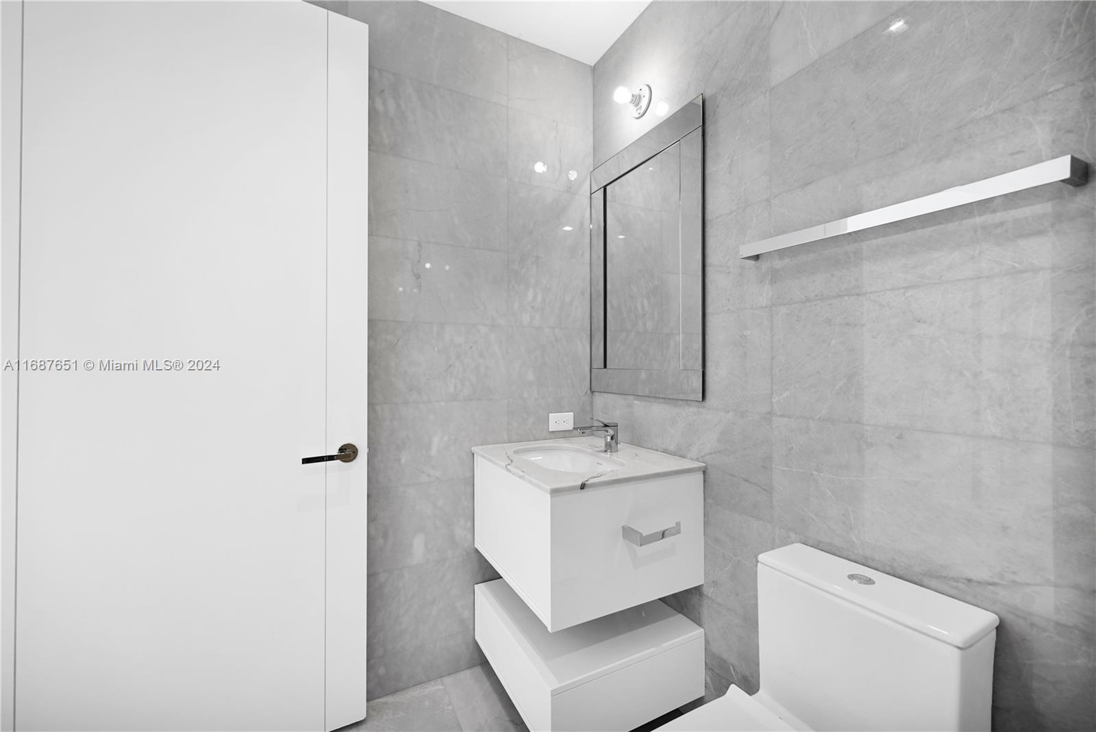 NORTH BISCAYNE BEACH AMEN - Residential