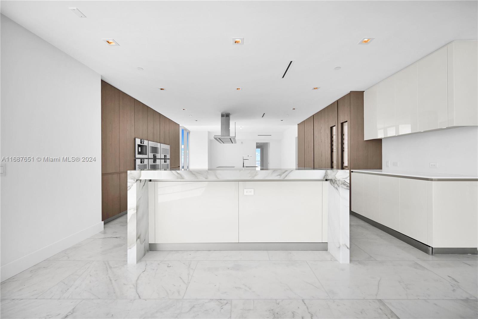 NORTH BISCAYNE BEACH AMEN - Residential