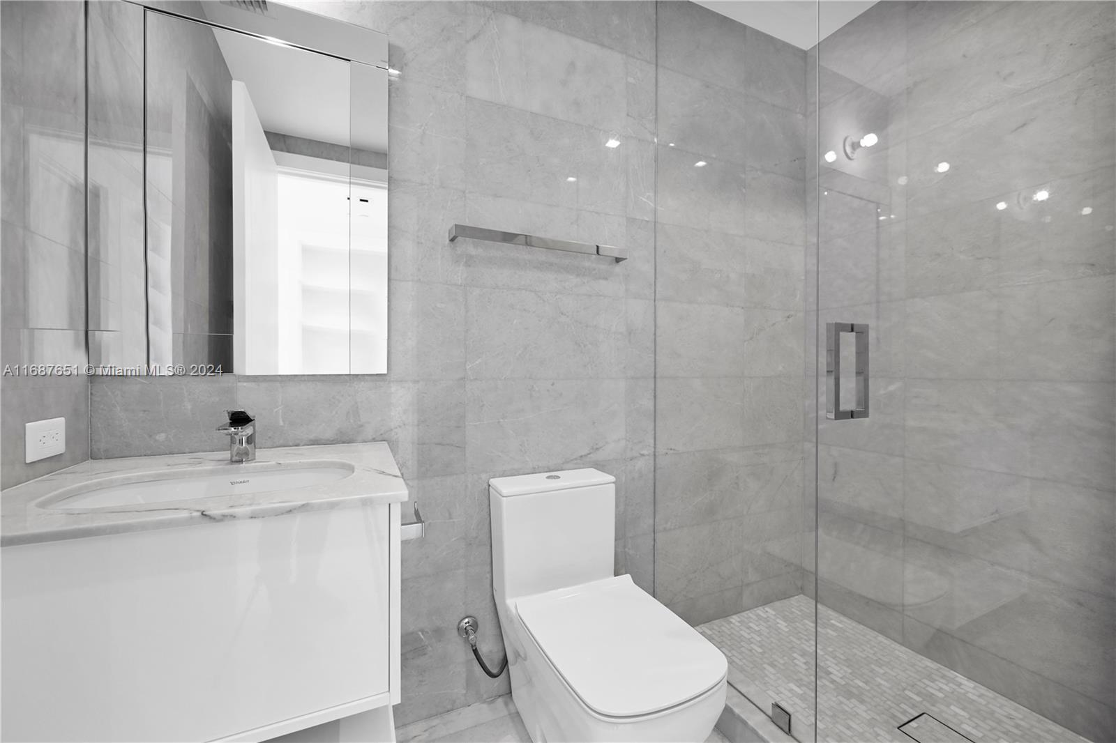 NORTH BISCAYNE BEACH AMEN - Residential