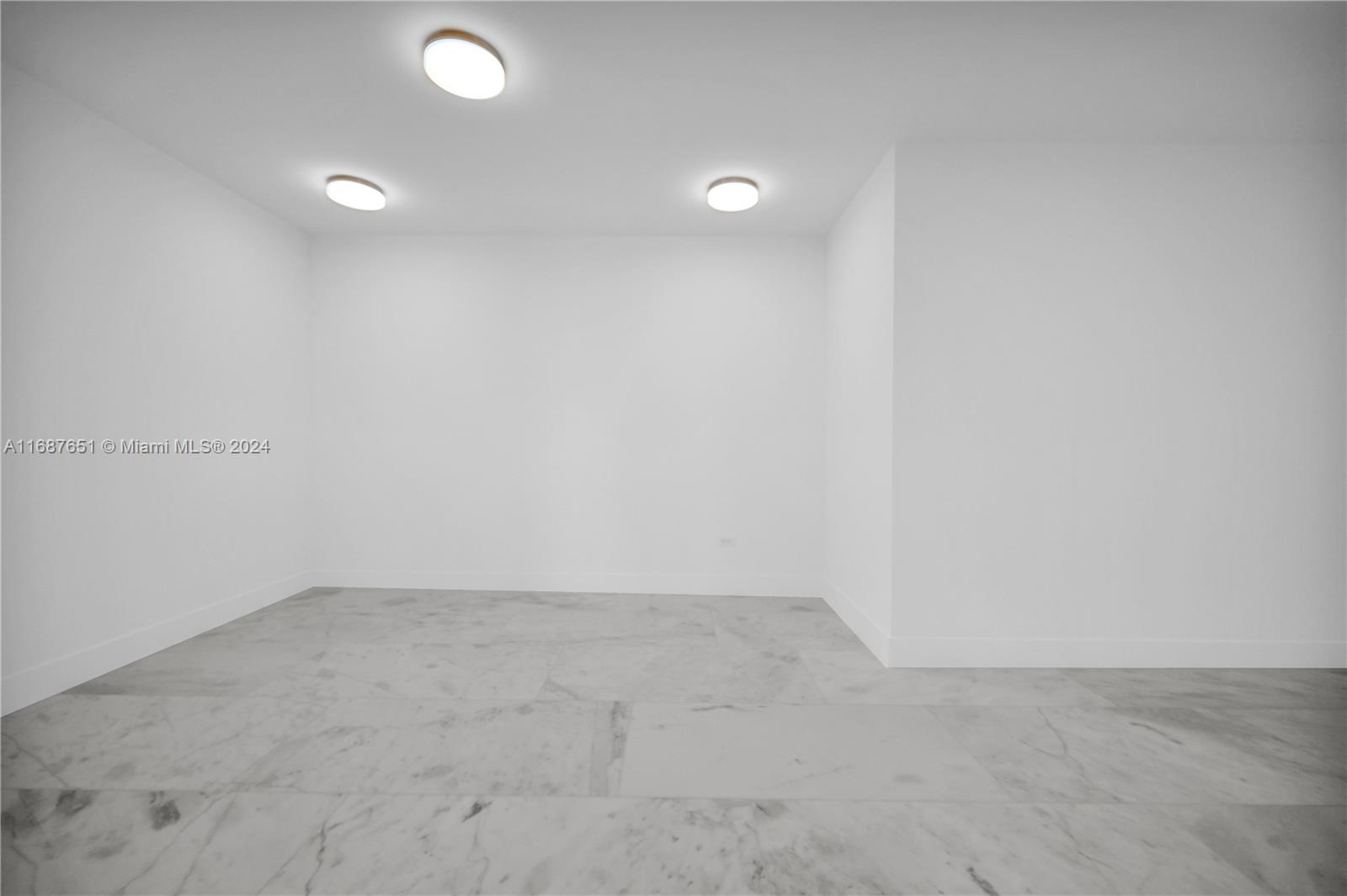 NORTH BISCAYNE BEACH AMEN - Residential
