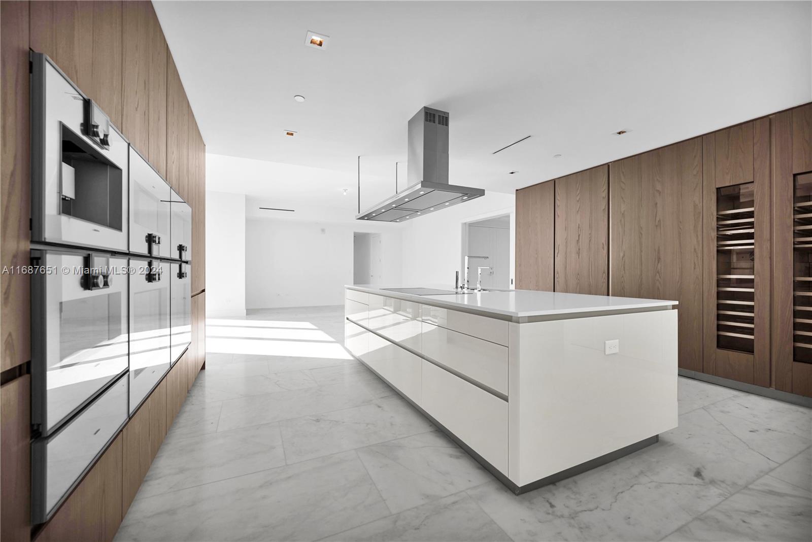 NORTH BISCAYNE BEACH AMEN - Residential