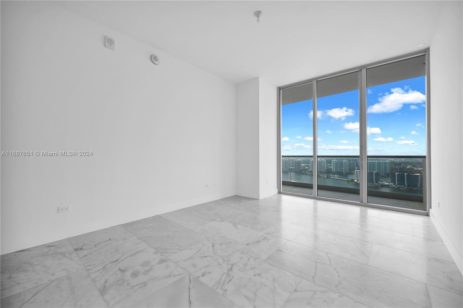 NORTH BISCAYNE BEACH AMEN - Residential