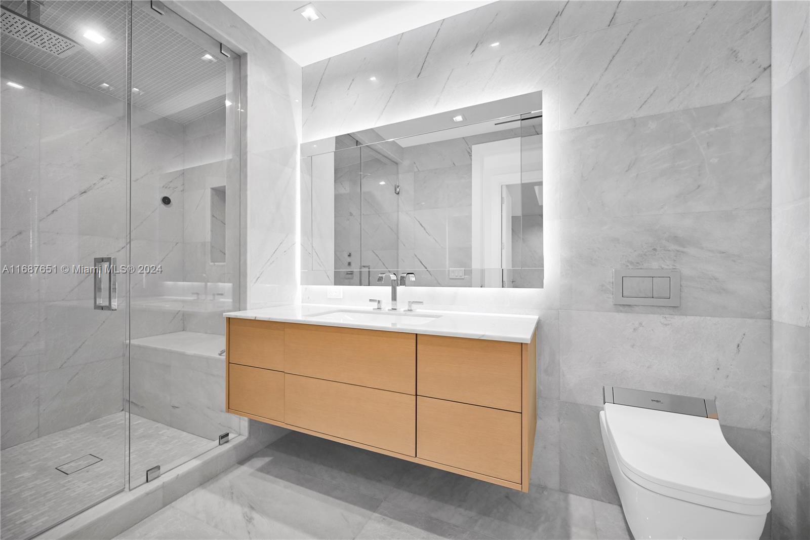 NORTH BISCAYNE BEACH AMEN - Residential