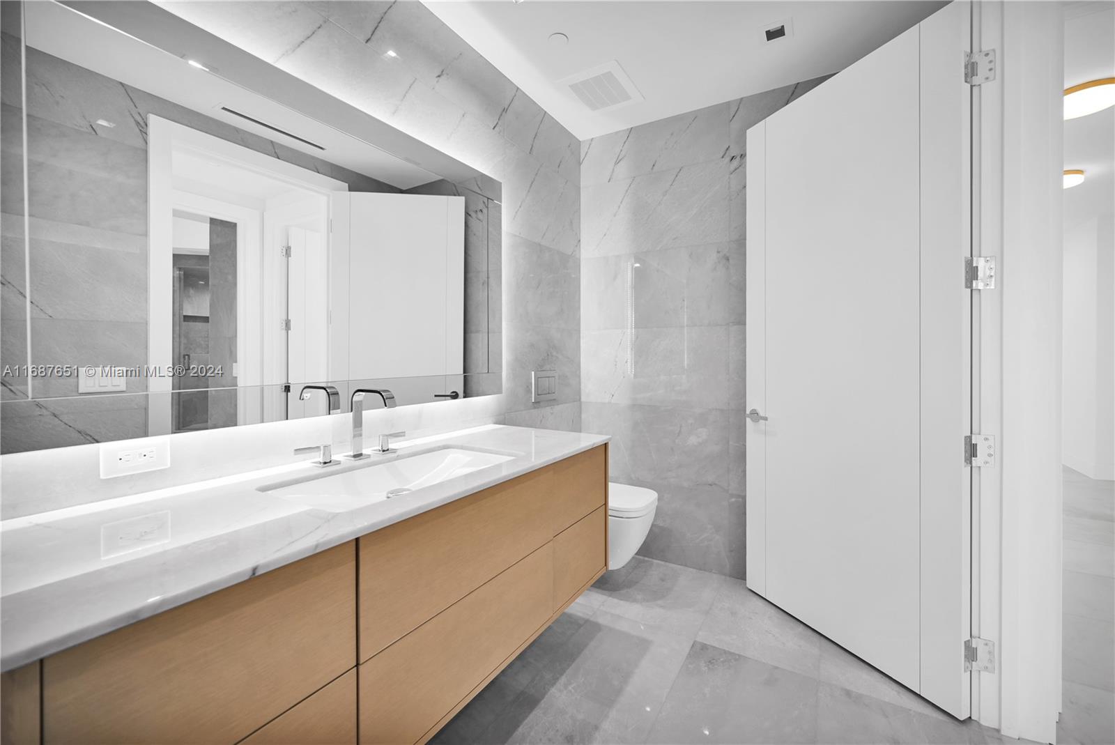 NORTH BISCAYNE BEACH AMEN - Residential