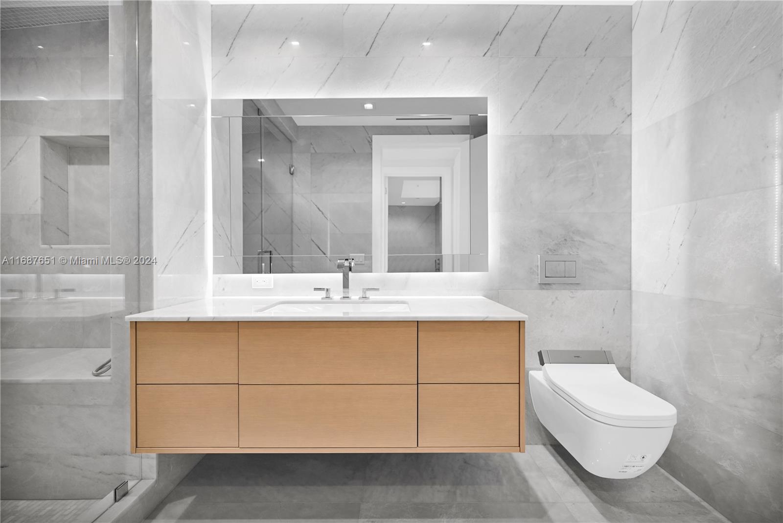 NORTH BISCAYNE BEACH AMEN - Residential