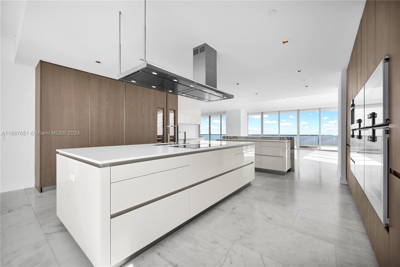 NORTH BISCAYNE BEACH AMEN - Residential