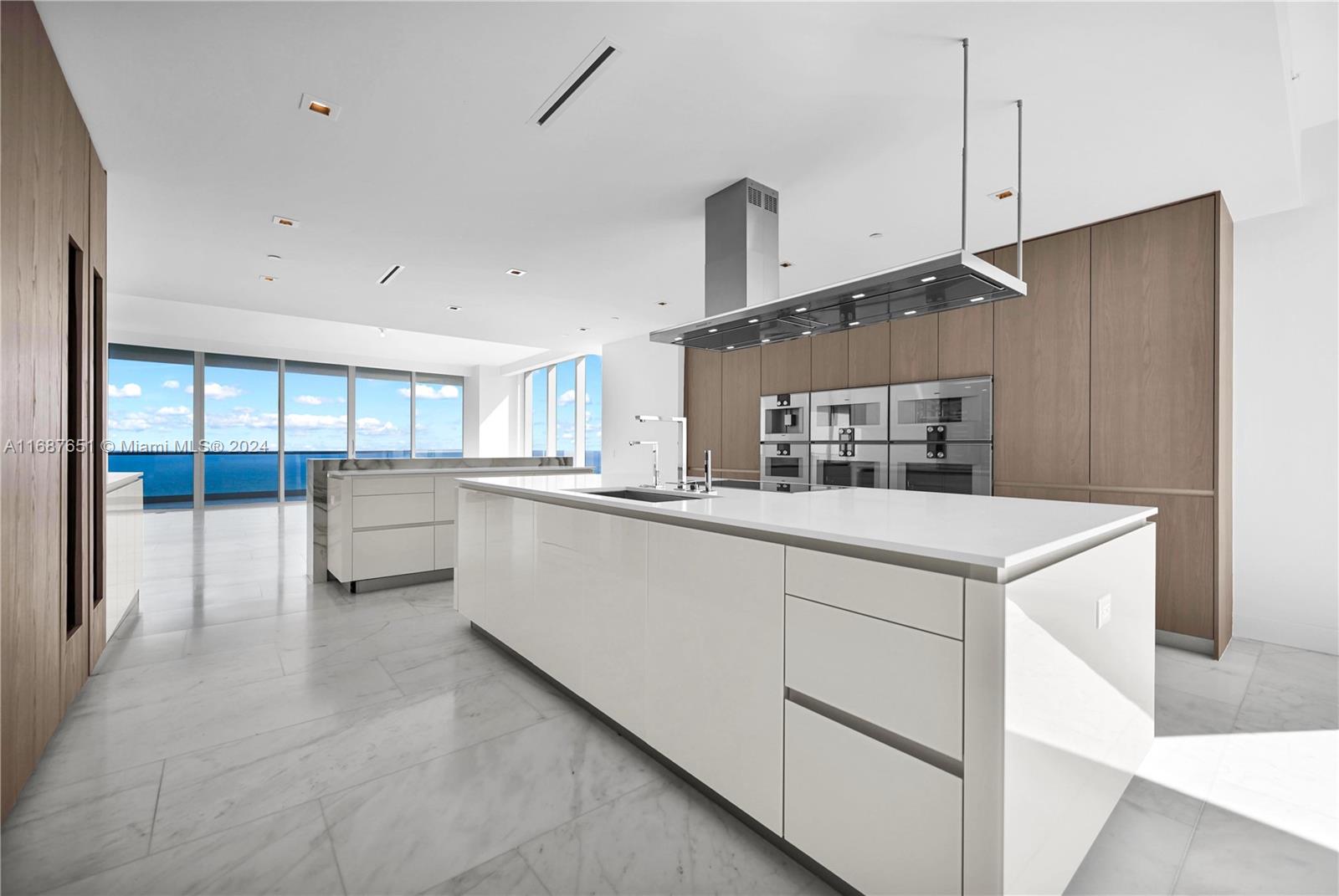 NORTH BISCAYNE BEACH AMEN - Residential