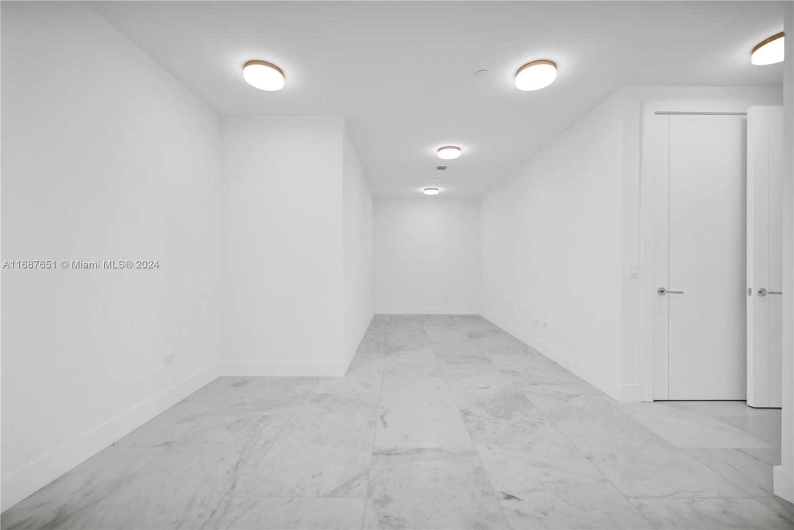 NORTH BISCAYNE BEACH AMEN - Residential