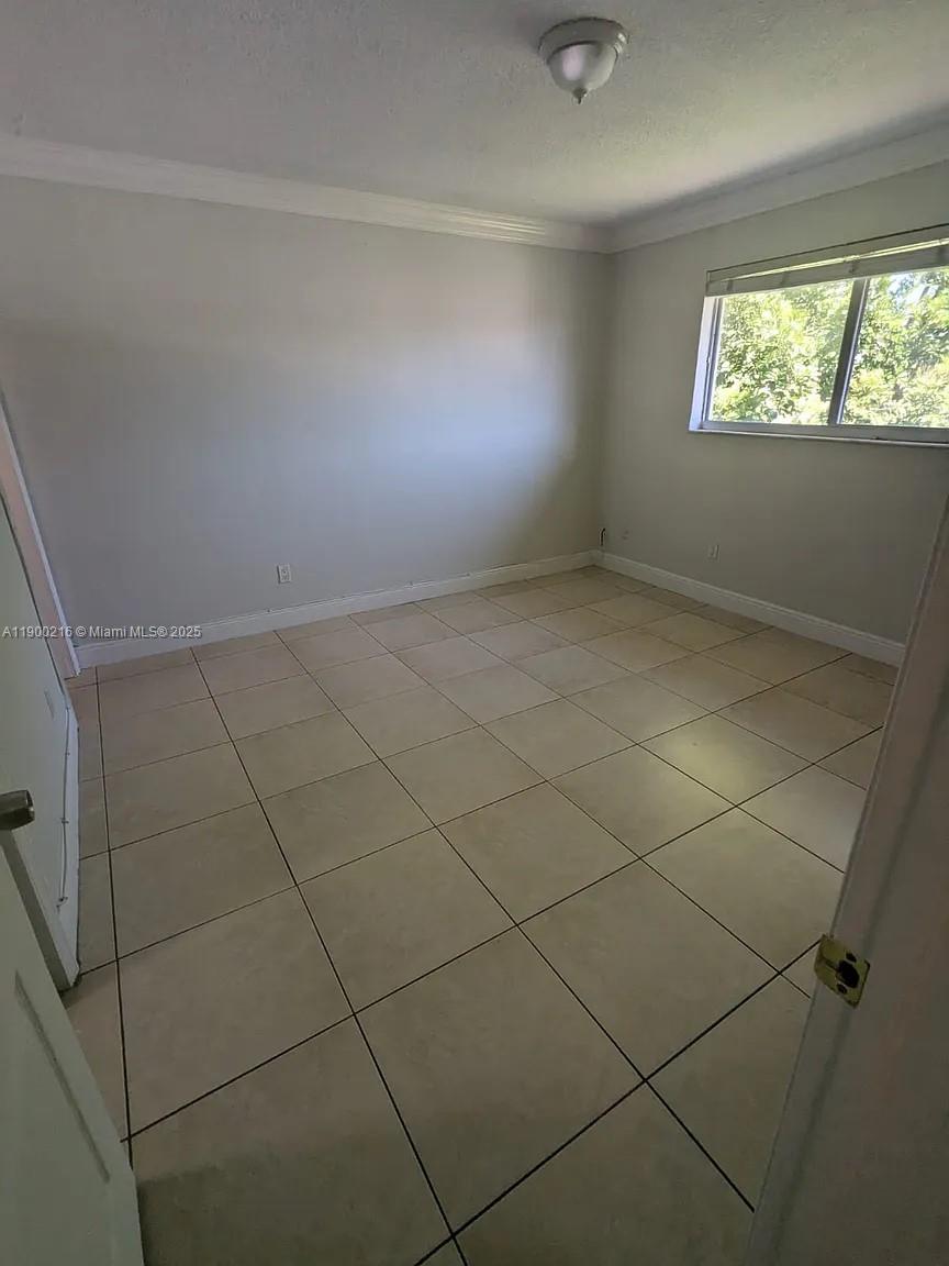 HOLLYWOOD PALMS CONDO - Residential Lease