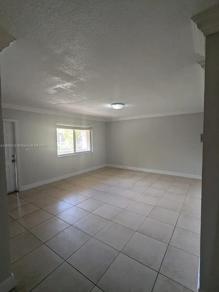 HOLLYWOOD PALMS CONDO - Residential Lease