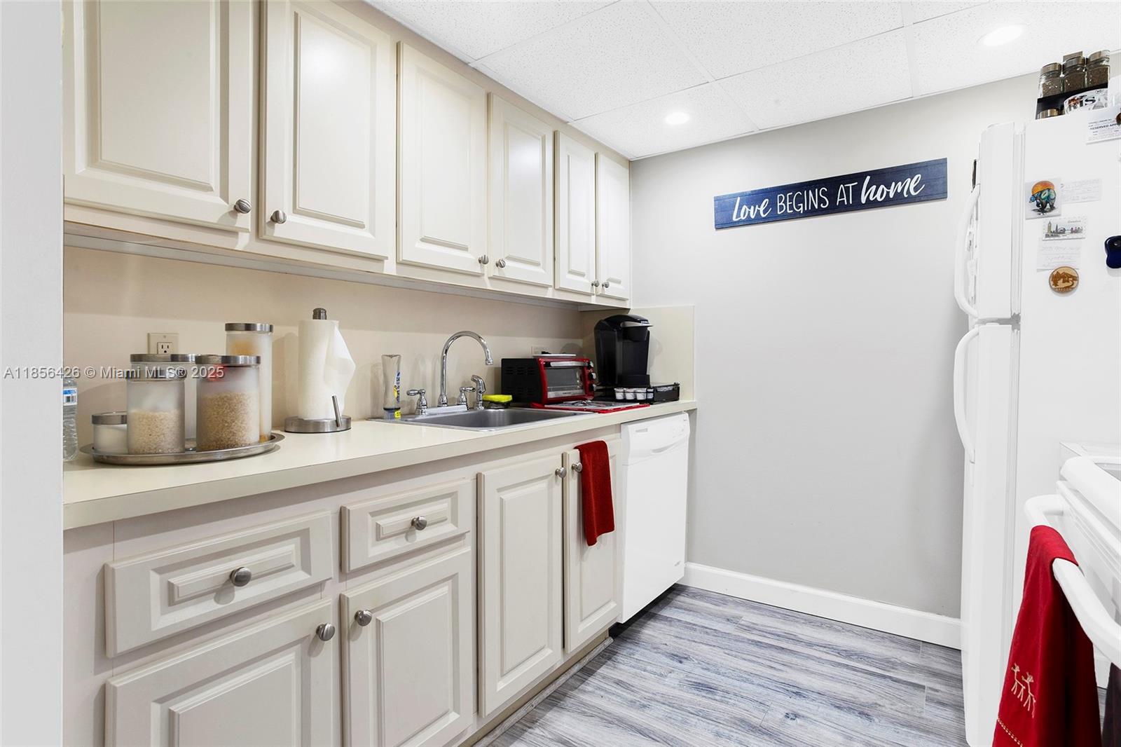 NEW HAMPTON AT CENTURY VI - Residential