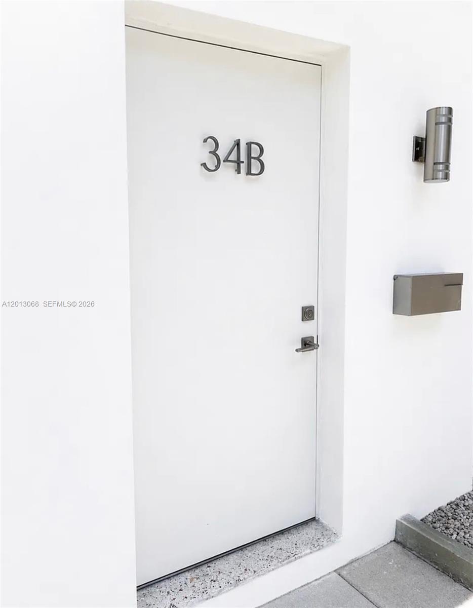 TOWN OF MODELO (DANIA) B- - Residential Lease