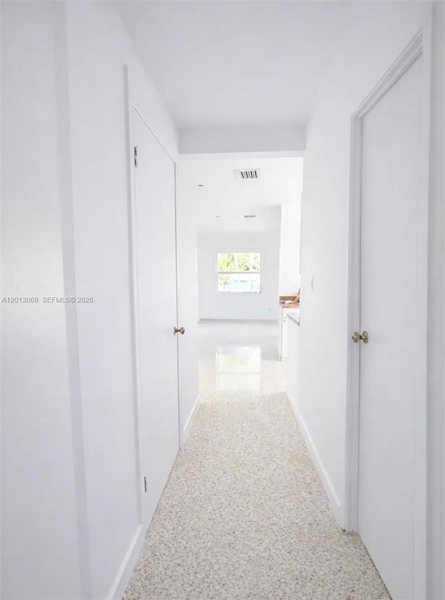 TOWN OF MODELO (DANIA) B- - Residential Lease