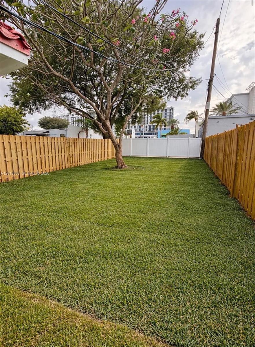 TOWN OF MODELO (DANIA) B- - Residential Lease