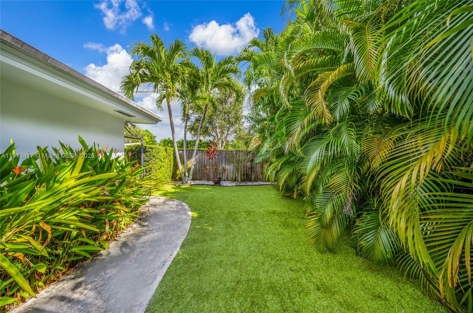 IMPERIAL POINT 2 SEC - Residential