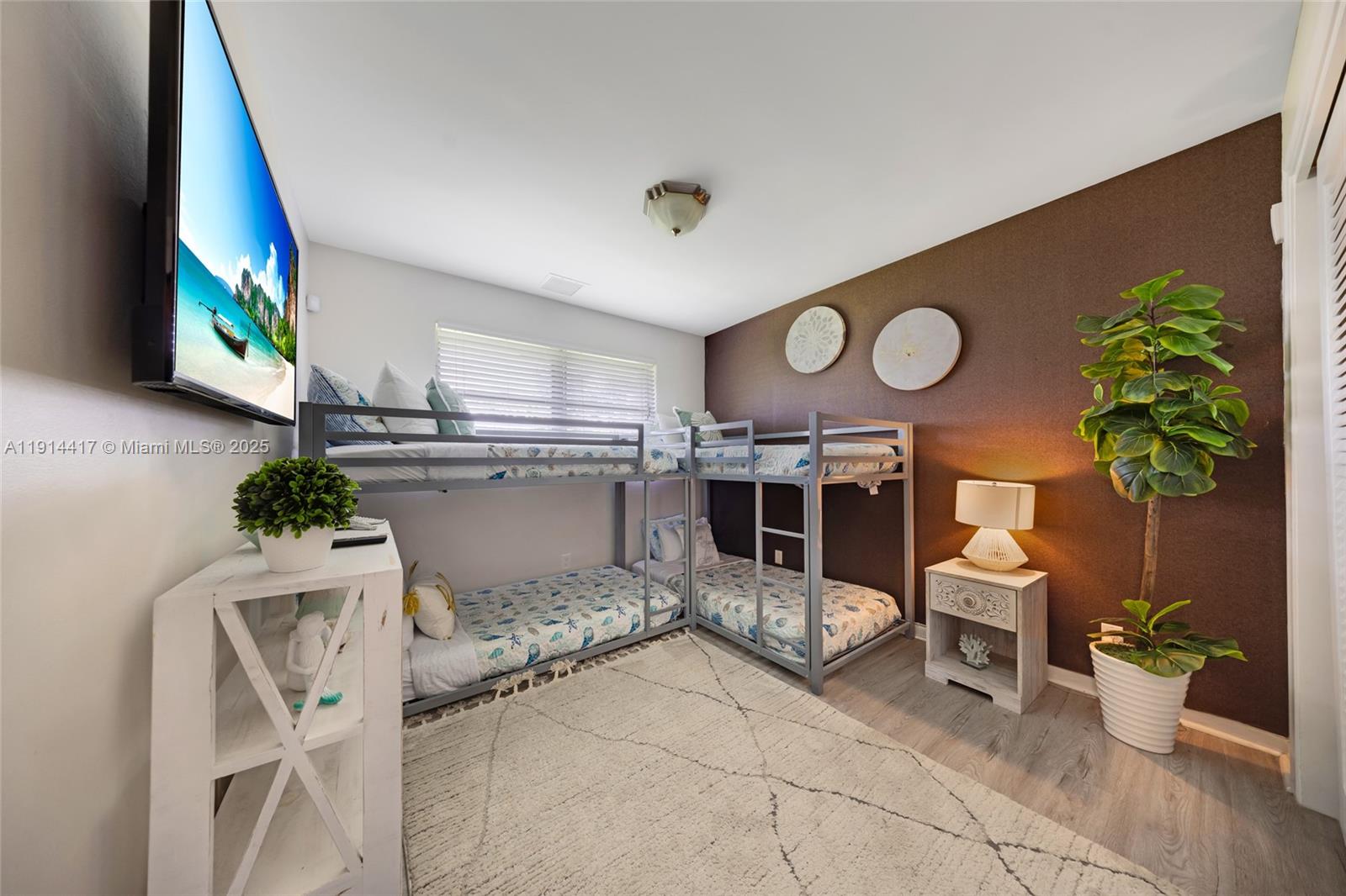 IMPERIAL POINT 2 SEC - Residential