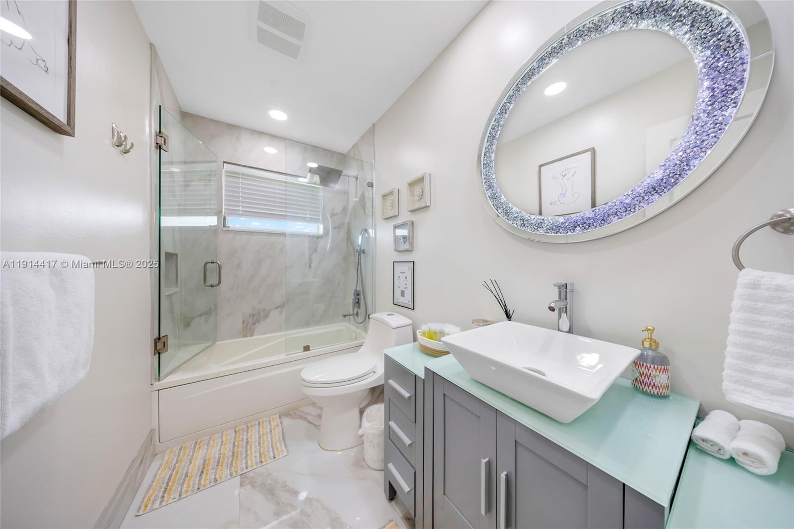 IMPERIAL POINT 2 SEC - Residential