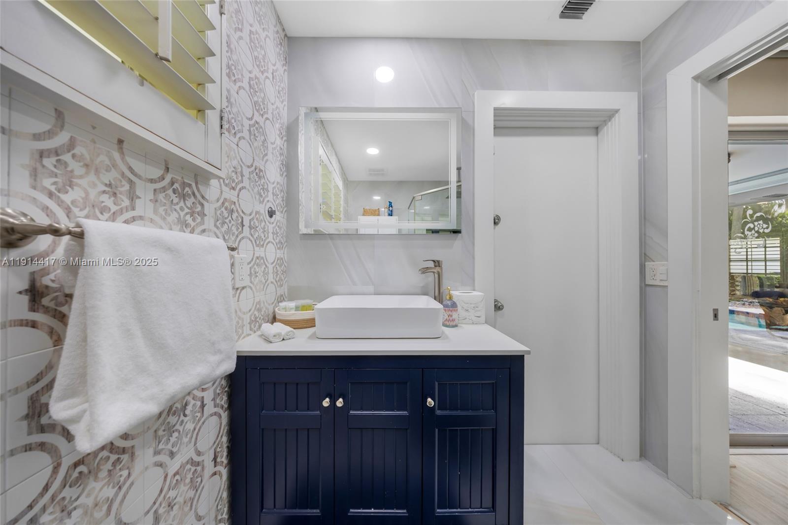 IMPERIAL POINT 2 SEC - Residential