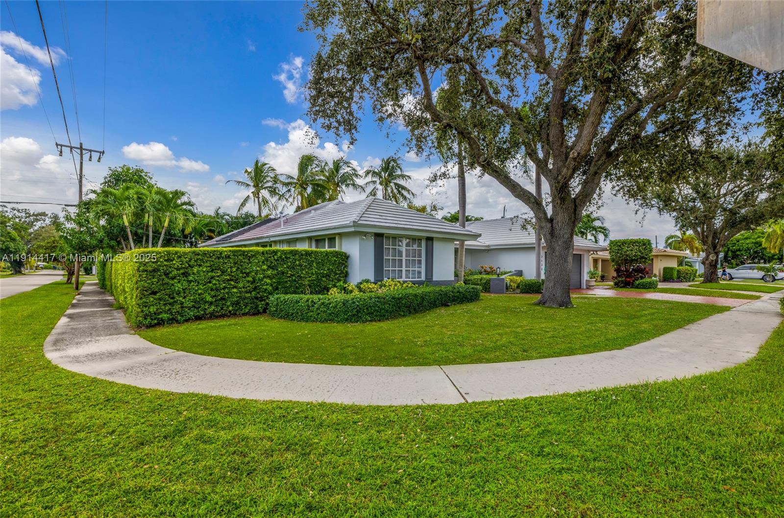 IMPERIAL POINT 2 SEC - Residential