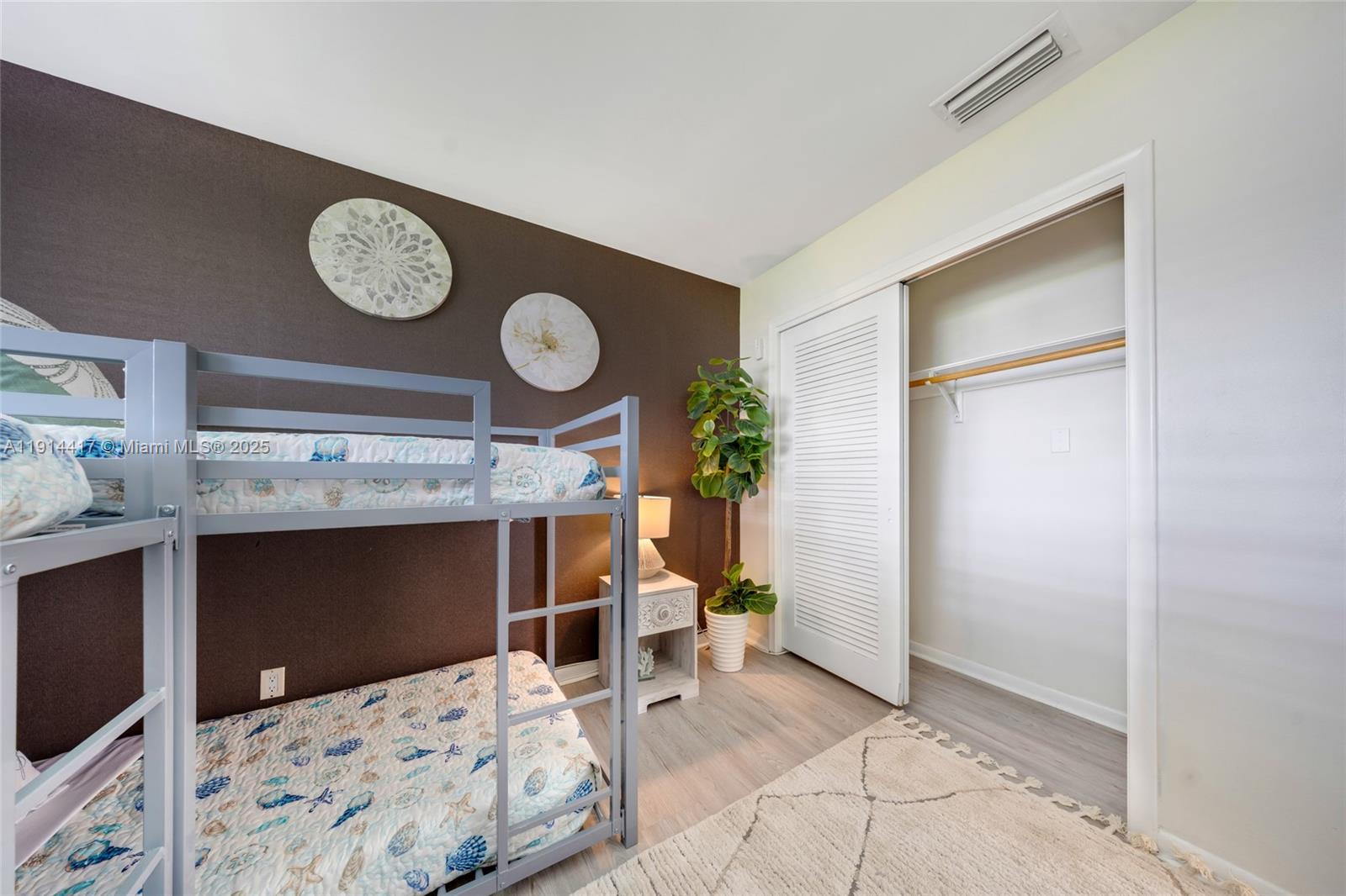 IMPERIAL POINT 2 SEC - Residential