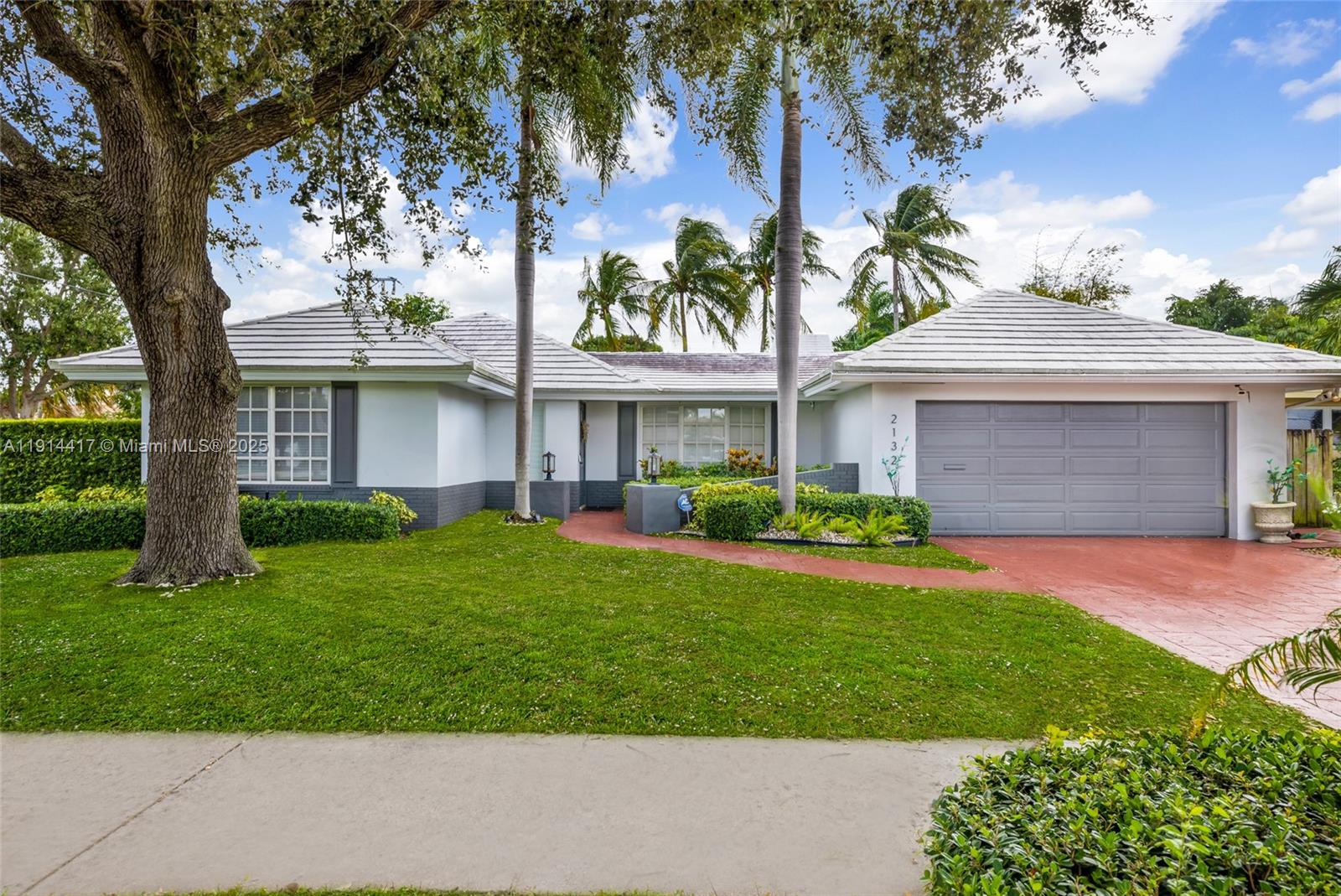 IMPERIAL POINT 2 SEC - Residential