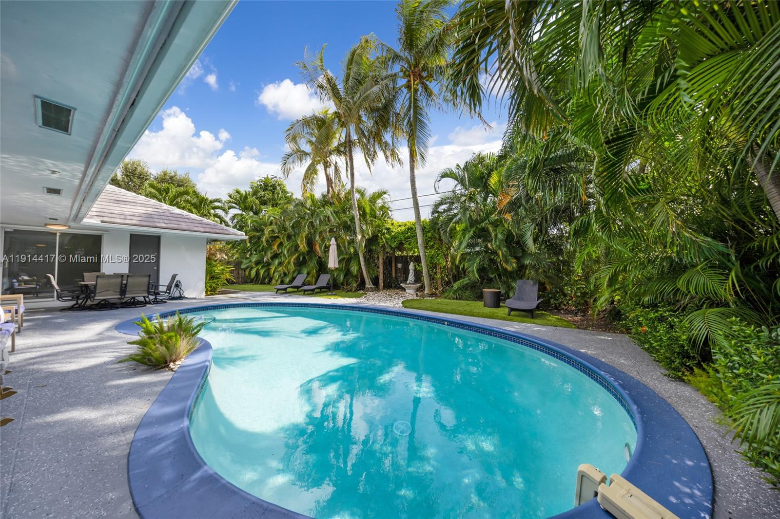 IMPERIAL POINT 2 SEC - Residential