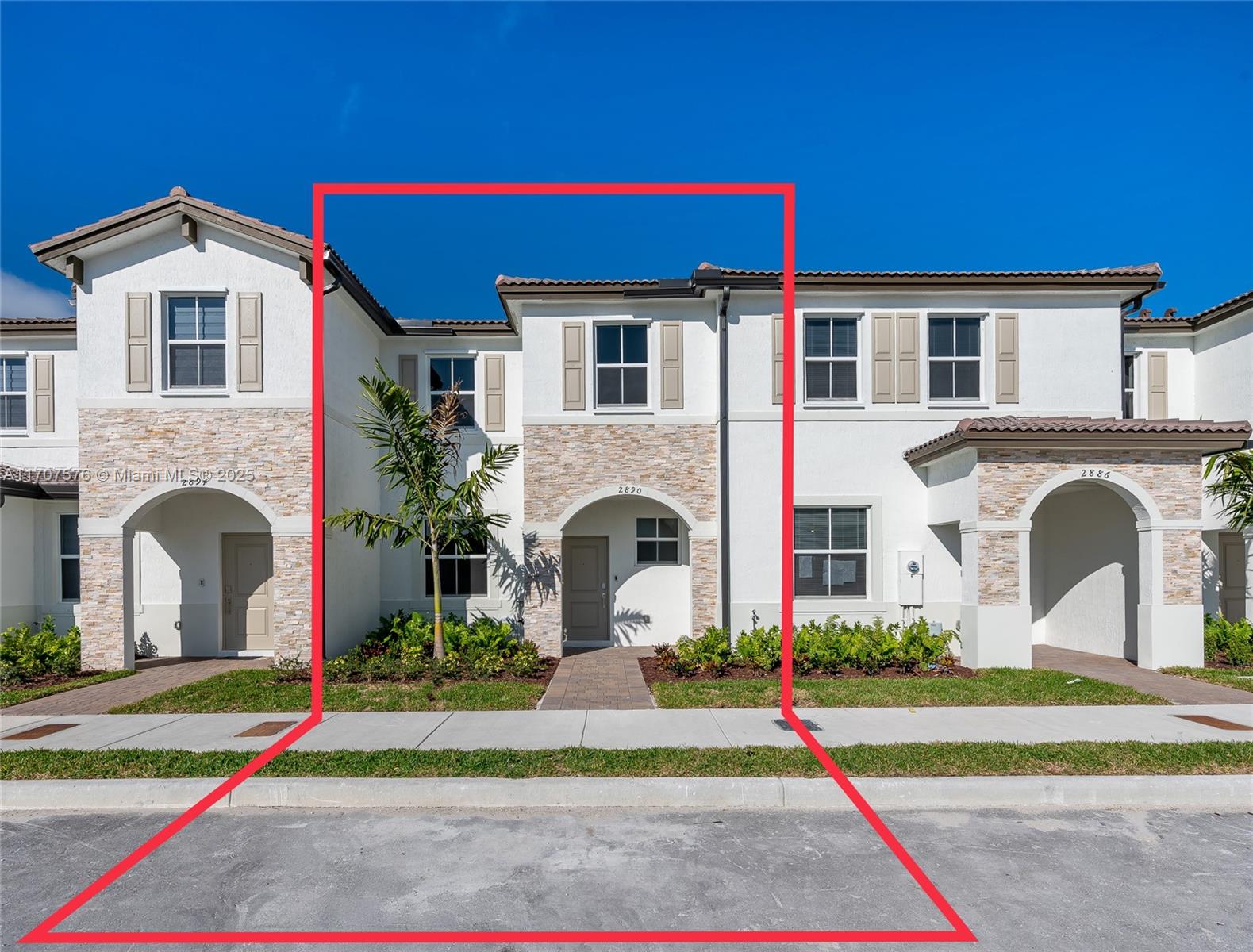 Rental Property at 2890 Se 26 Terrace 2890, Homestead, Miami-Dade County, Florida - Bedrooms: 3 
Bathrooms: 3  - $2,490 MO.