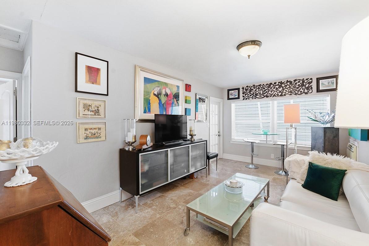 LAS OLAS PARK CORR PLAT - Residential Income