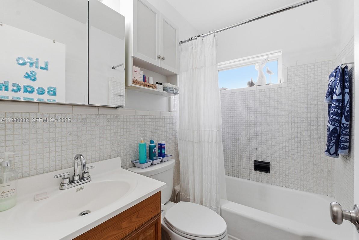 LAS OLAS PARK CORR PLAT - Residential Income